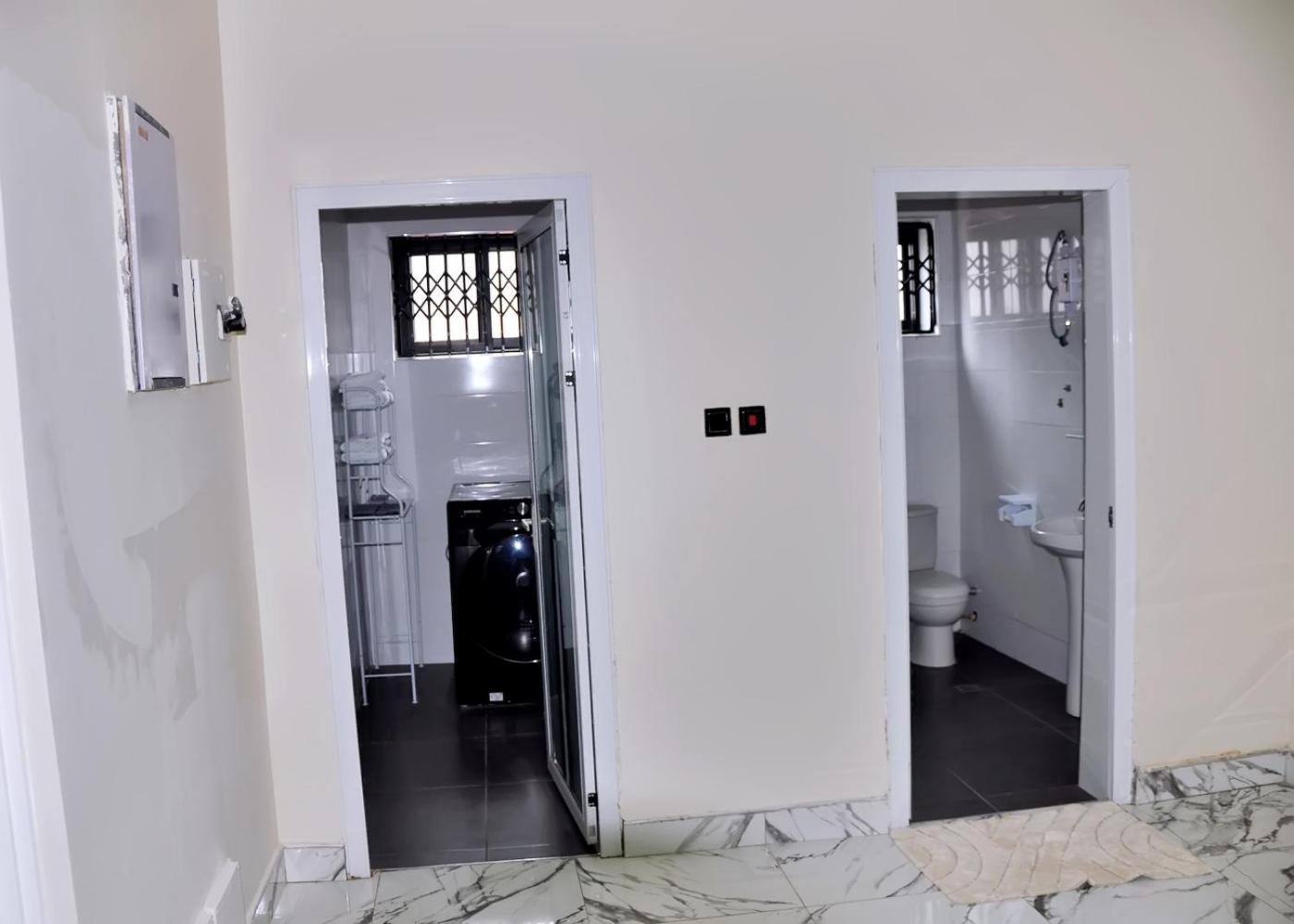 فندق Queens Place أكرا المظهر الخارجي الصورة